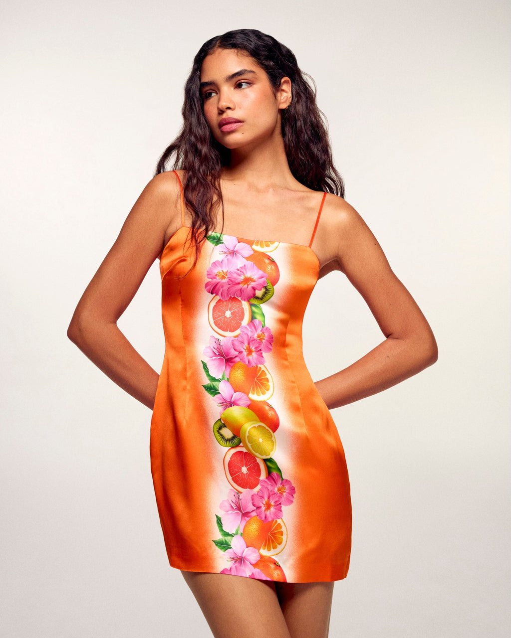 #label: Andrea mesure 1,80m et porte une taille S