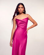 Vestido largo con tirantes cuello vuelto