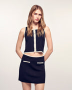 #label: Aya mesure 1,74m et porte une taille S