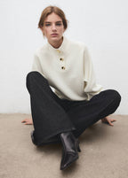 Pull À Col Montant Avec Boutons Bijoux