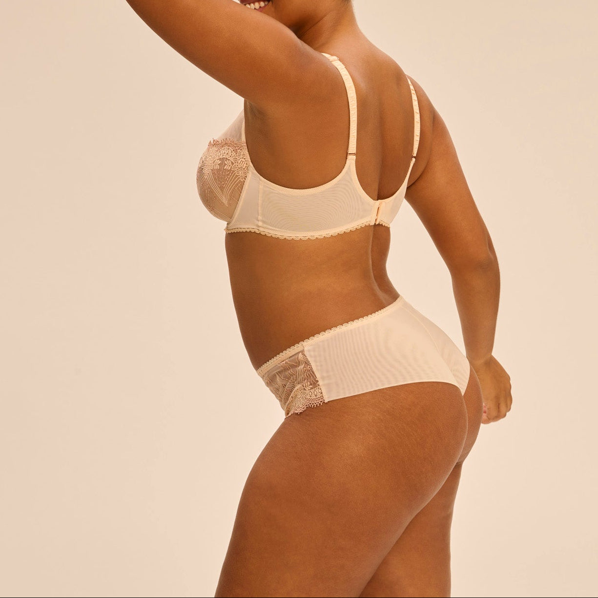 Soutien-Gorge Armature Décolleté Plongeant Allure - Beige Chic