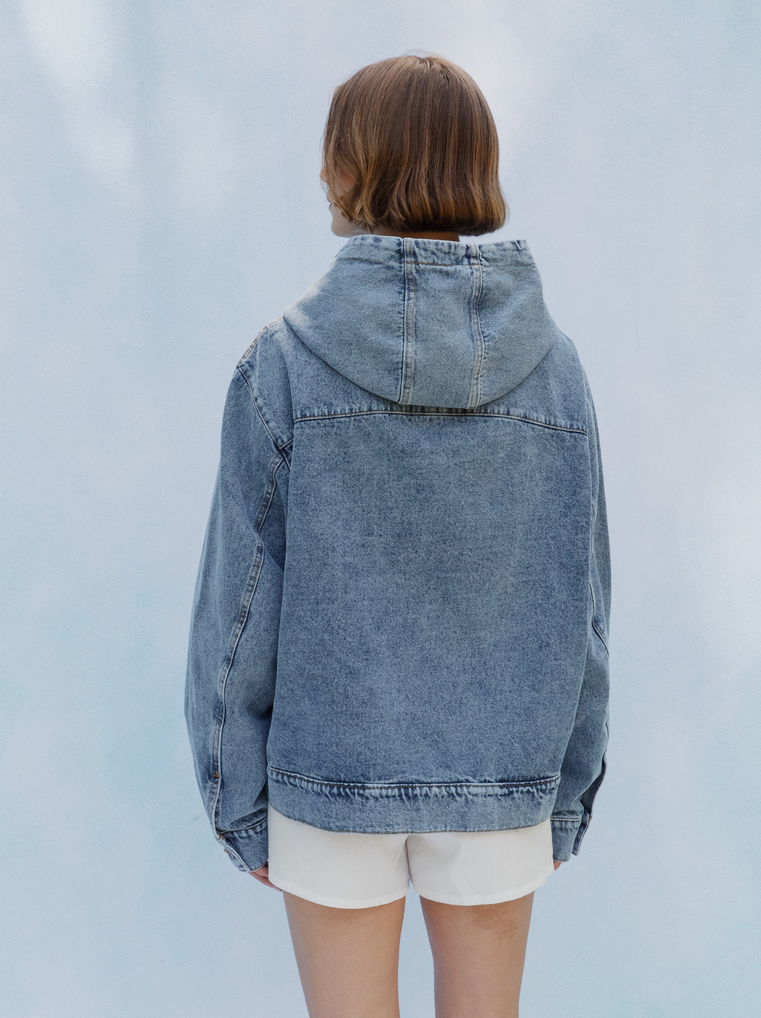 Chaqueta con capucha unisex Denim lavado con parche