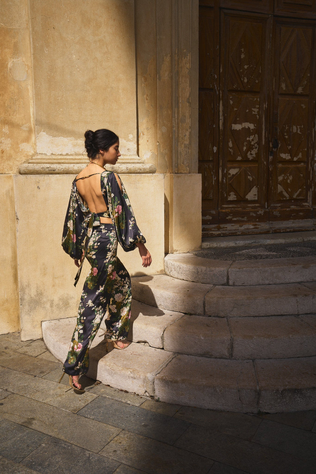 Pantalón recto con estampado de peonías chinas – Negro