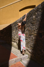 Rückenfreies Kleid mit Print – Weiß