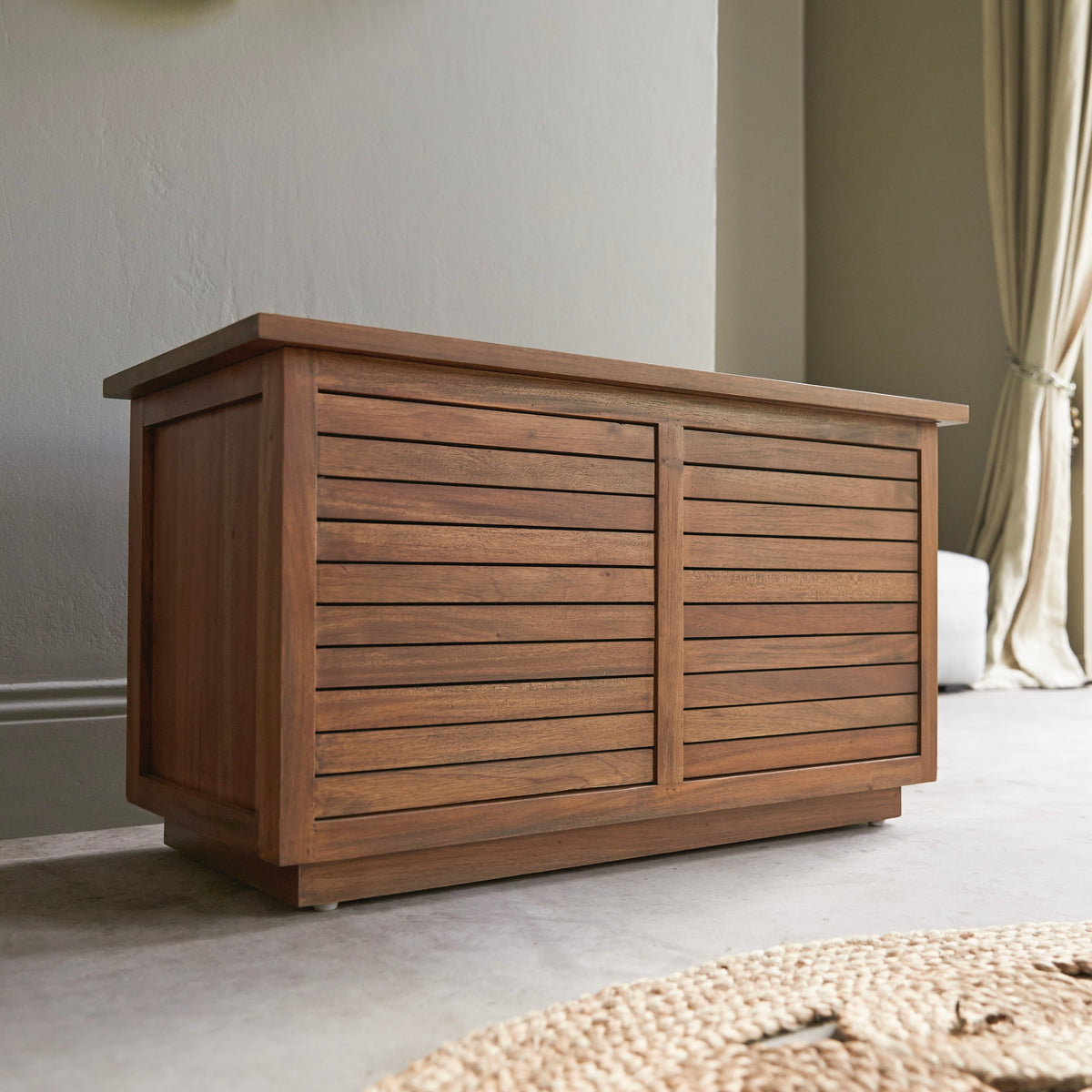 Loggia - Solid Acacia Chest