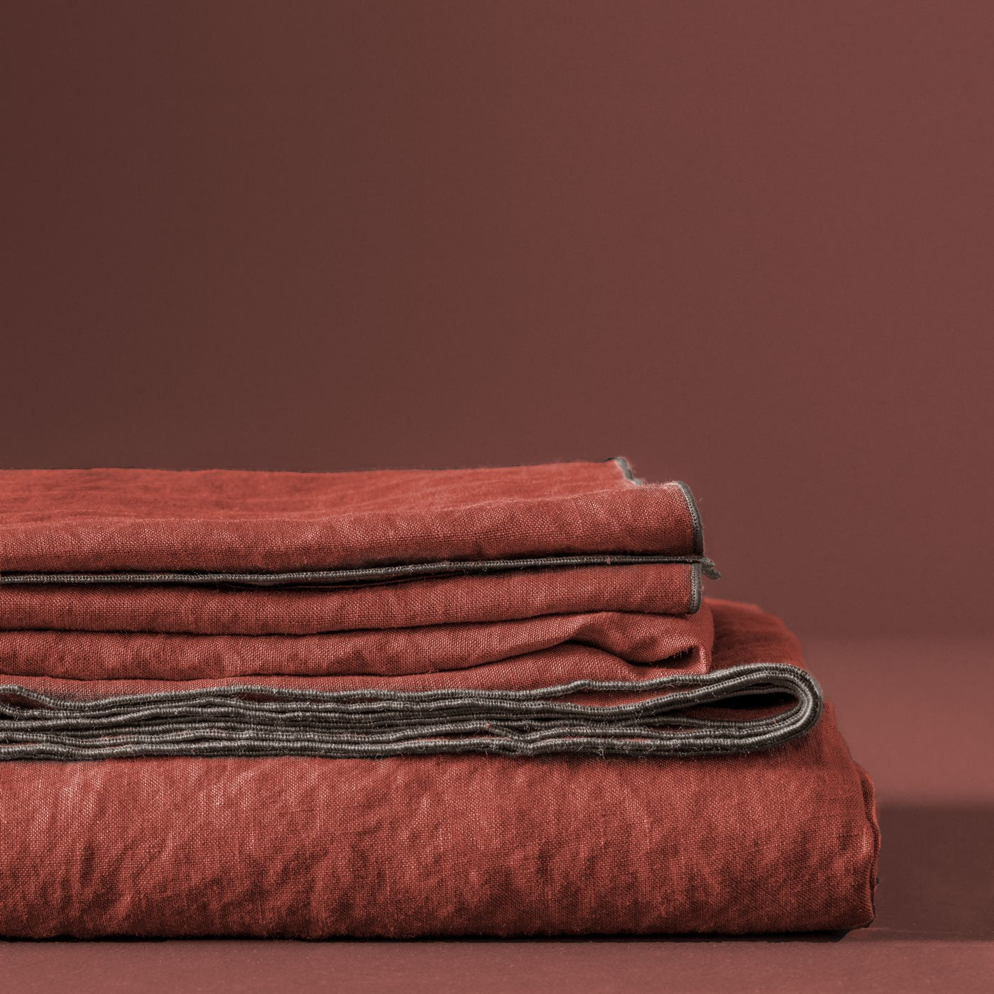 Mantel Alrededor de Lino - Marsala Bourdon Rojo - Gris Claro