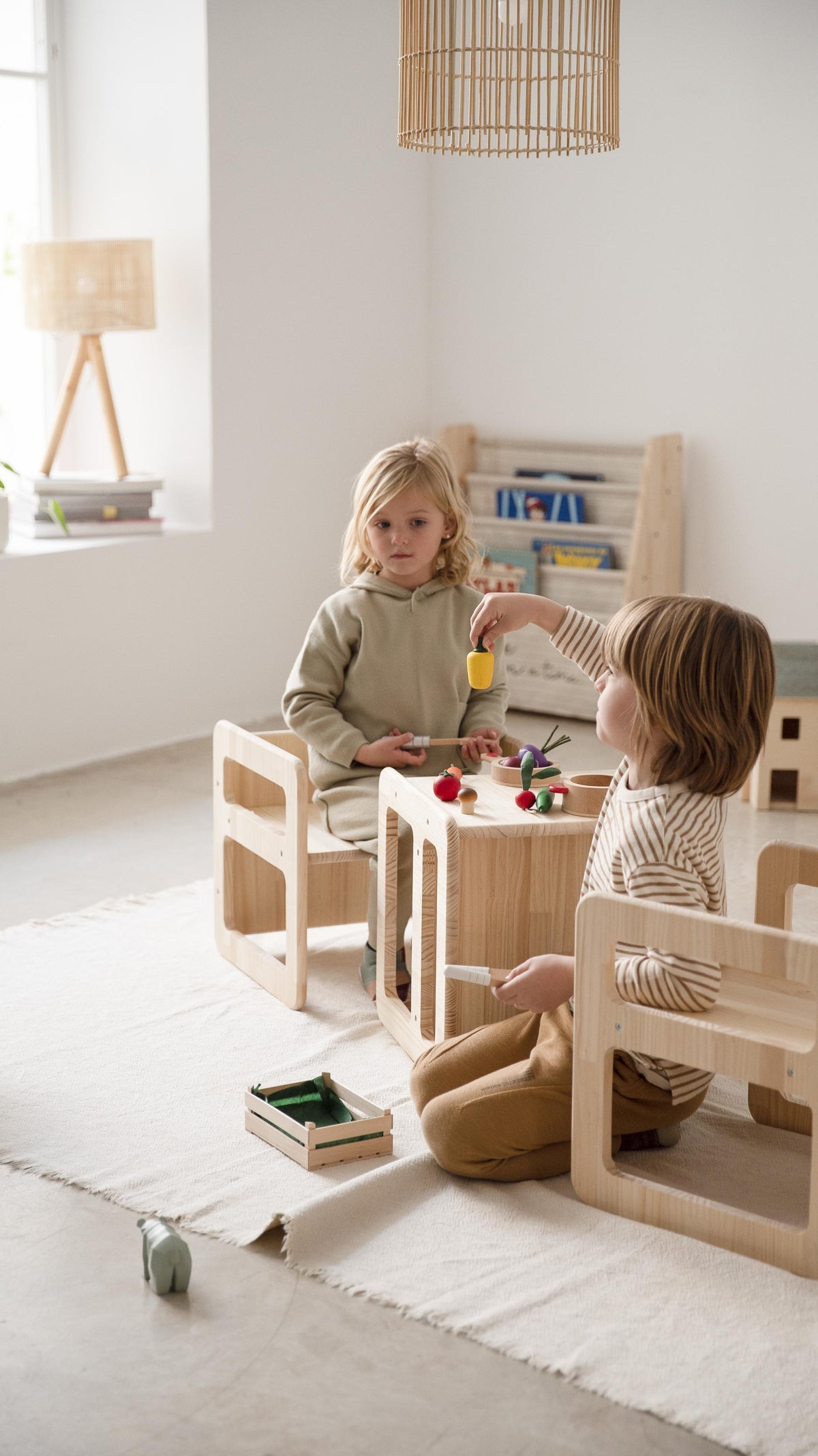 Set Di 2 Sedie/Tavoli Montessori - Naturale