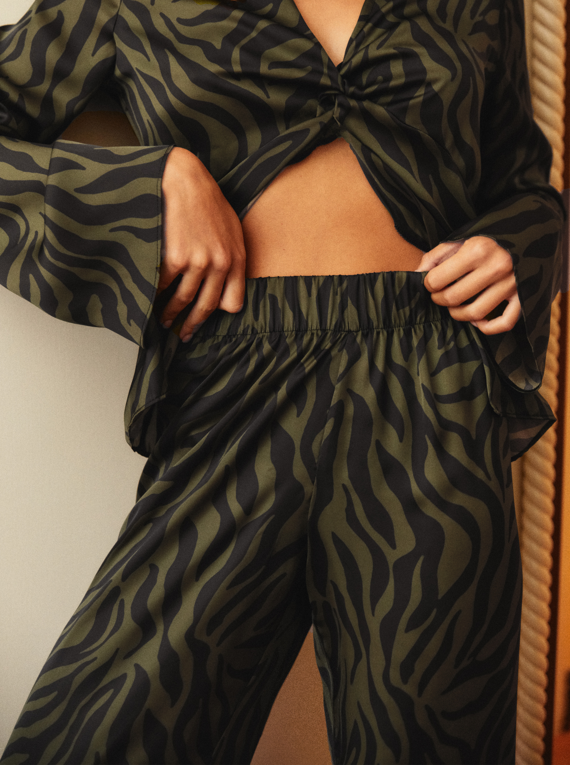 Pantalón Caqui Cebra Verde