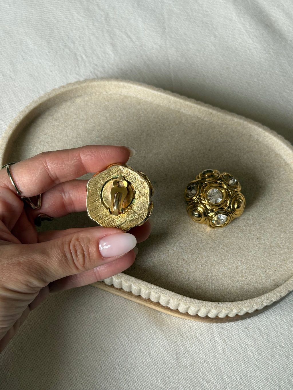 Vintage Earrings - Gold Resin And Rhinestones