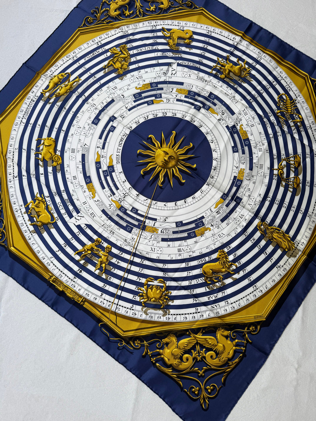 Foulard Hermès – Modèle Astrologie