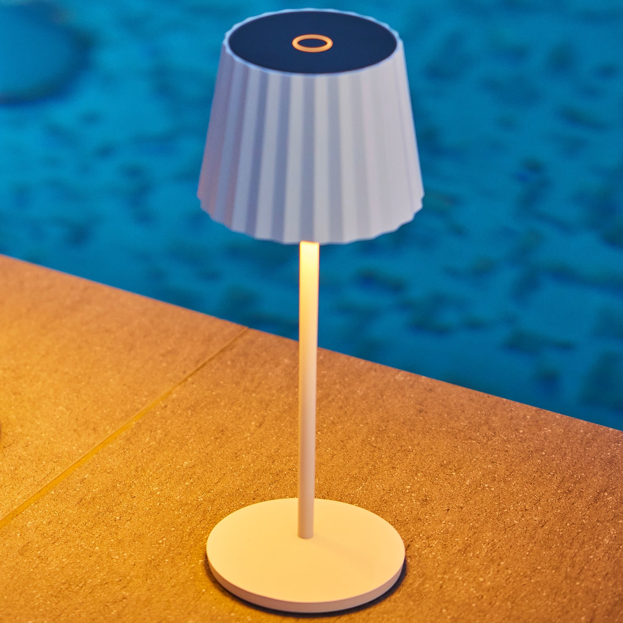 Abby - Wireless Table Lamp - Steel - White