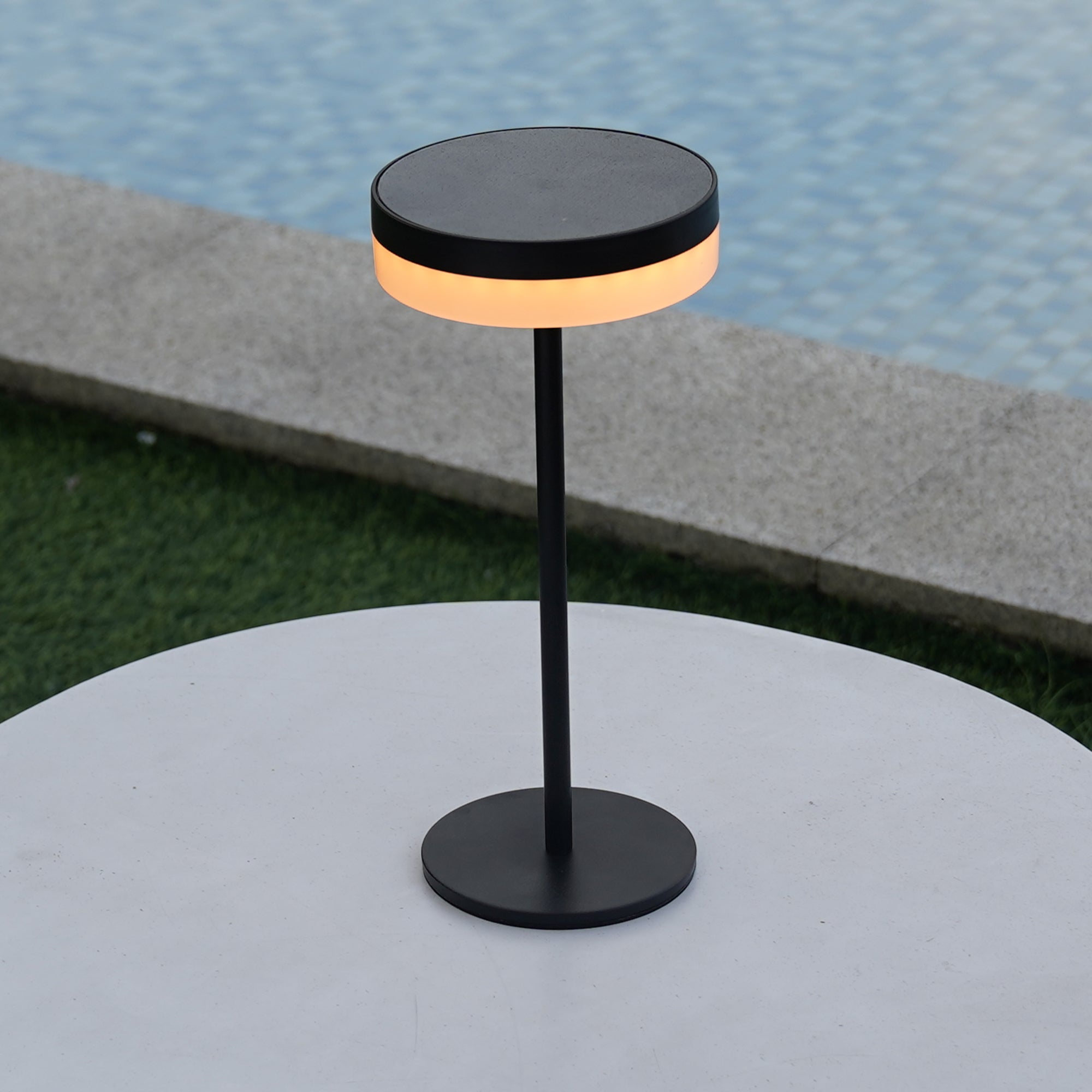 Vivia - Solar Table Lamp - Aluminum - Black