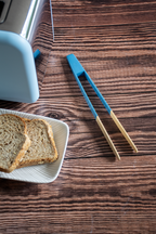 Pince À Toast Aimantée En Bambou - Bleu Roi