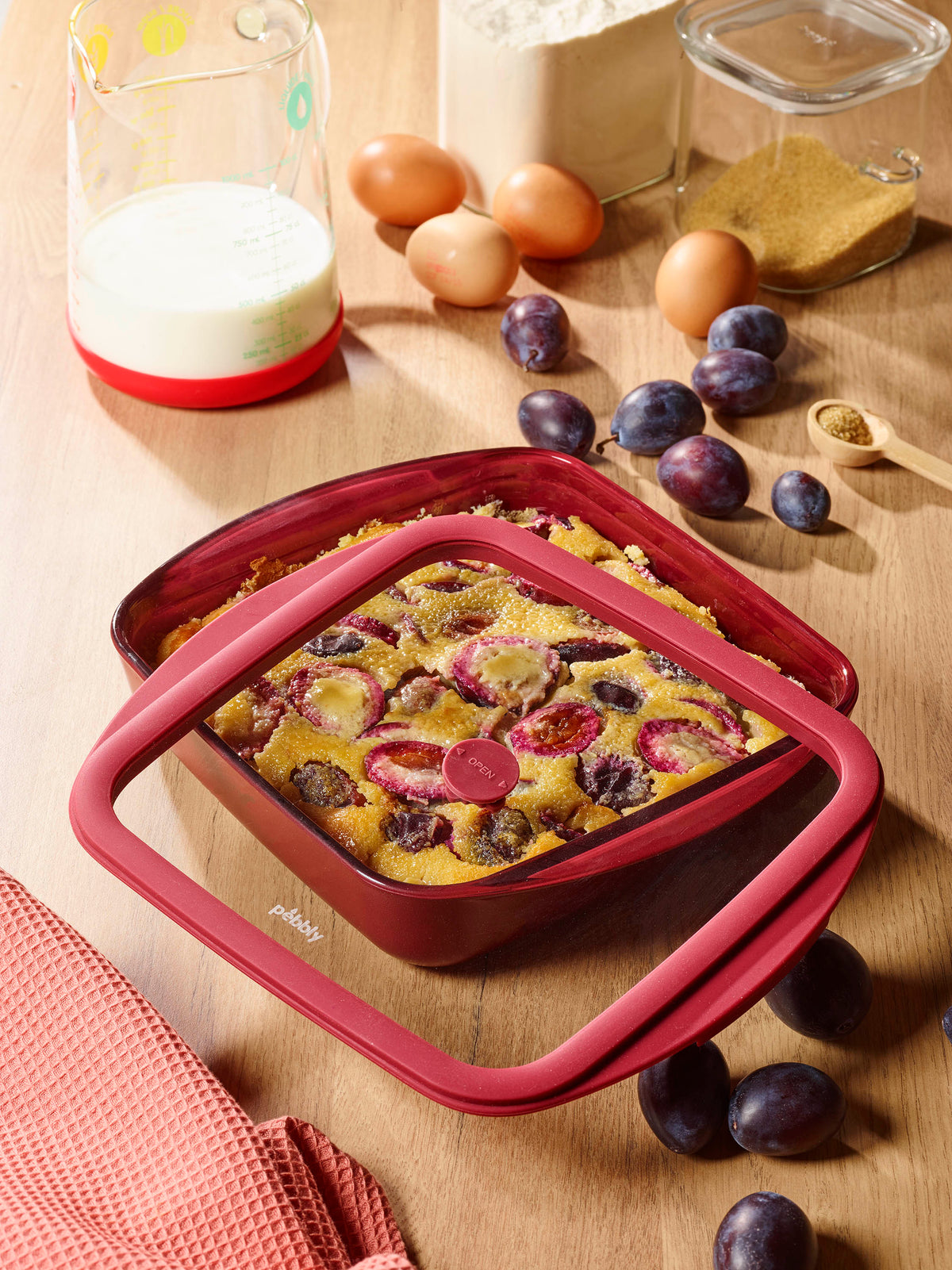 Rectangular Glass Oven Dish With Lid - Garnet Red