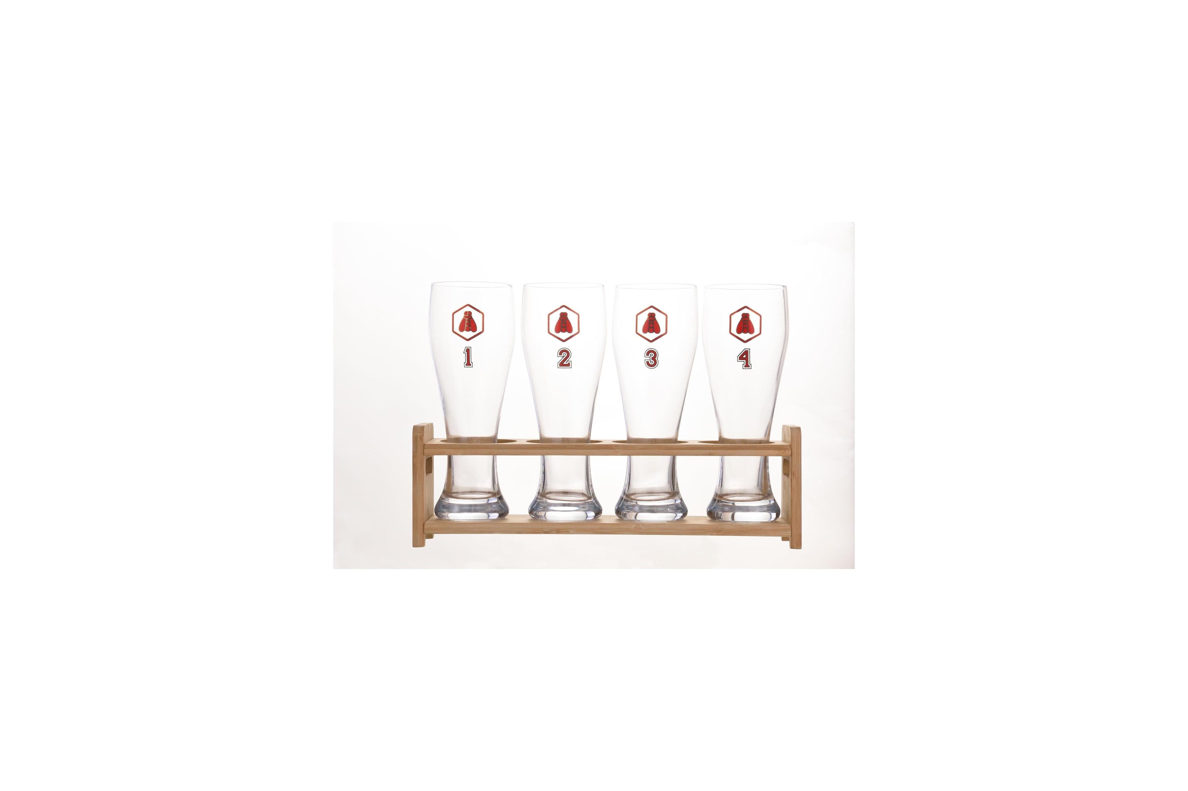 Juego de 4 vasos de cerveza con soporte.