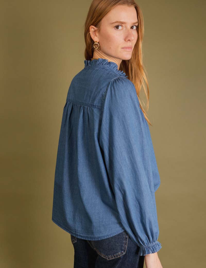 Broderad Blus Selene