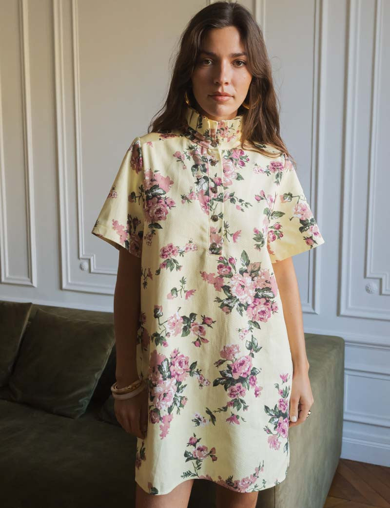 Gelbes Blumenkleid James