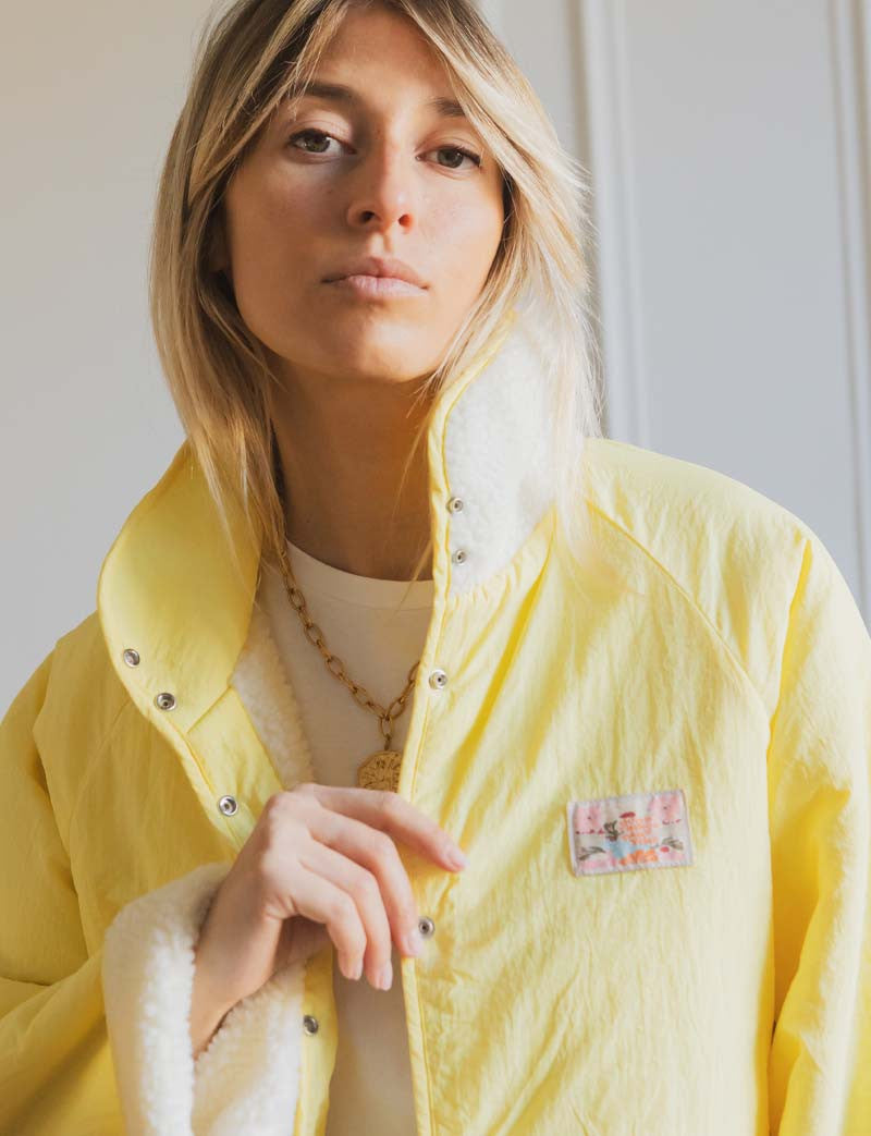 Gelbe Jacke Leone