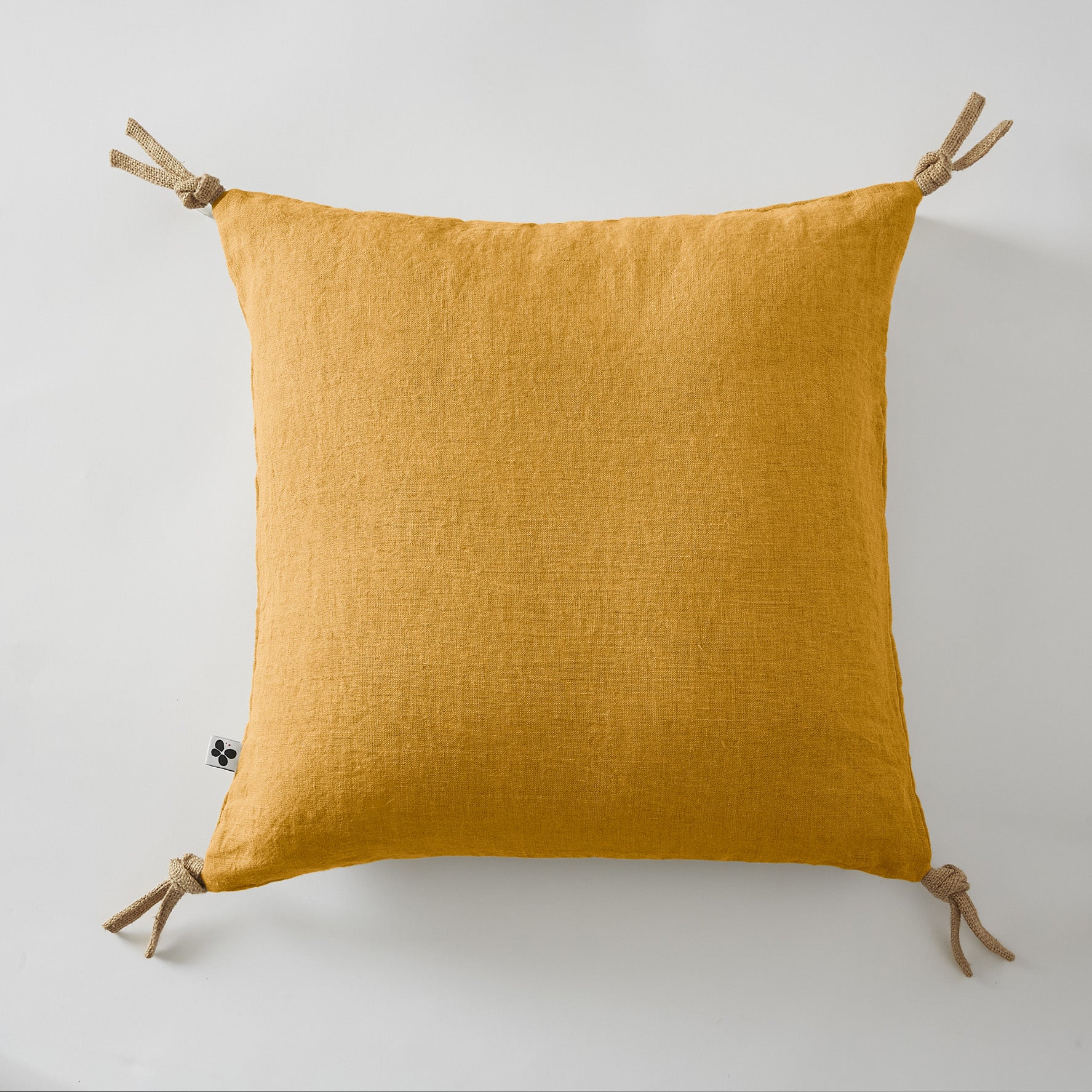 Soline - Coussin Déhoussable Avec Pompons - Lin Lavé - Miel