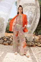 La chaqueta naranja Serena