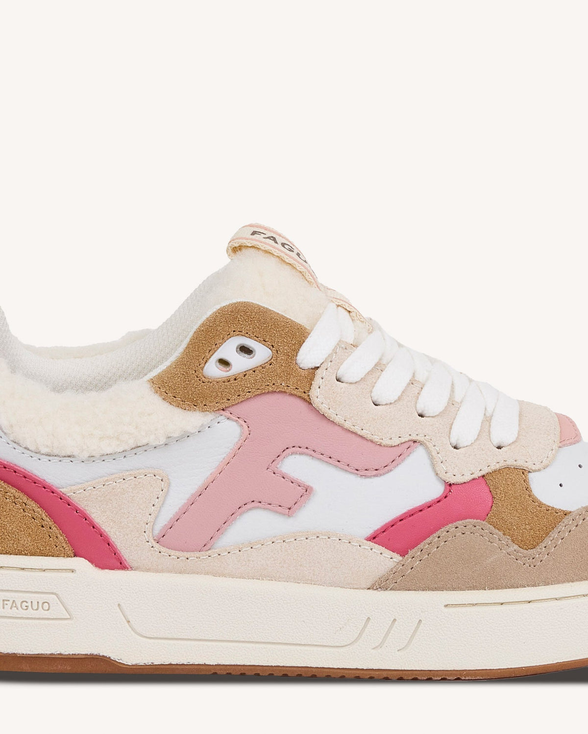 Sneakers van suèdeleer wit en grijsroze