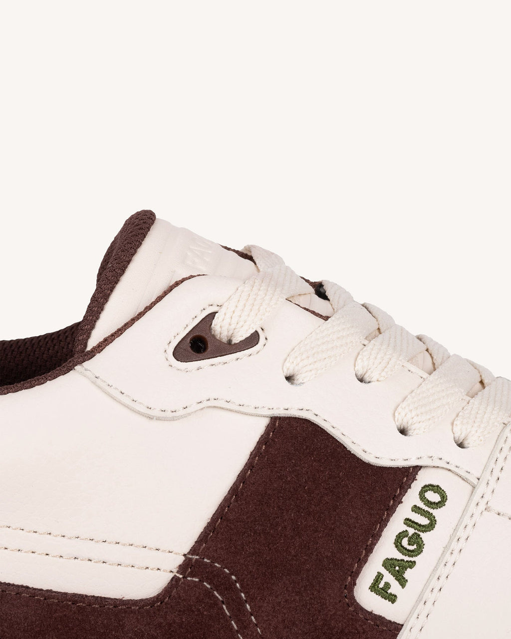 Sneakers in pelle e pelle scamosciata écru, marrone e kaki