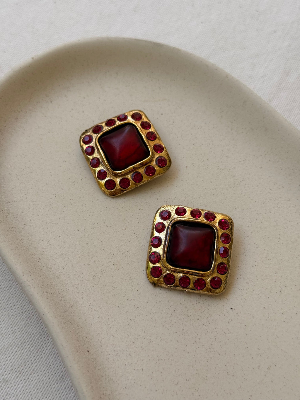 Boucles D’Oreilles Vintage - Cabochons Rouges Et Strass