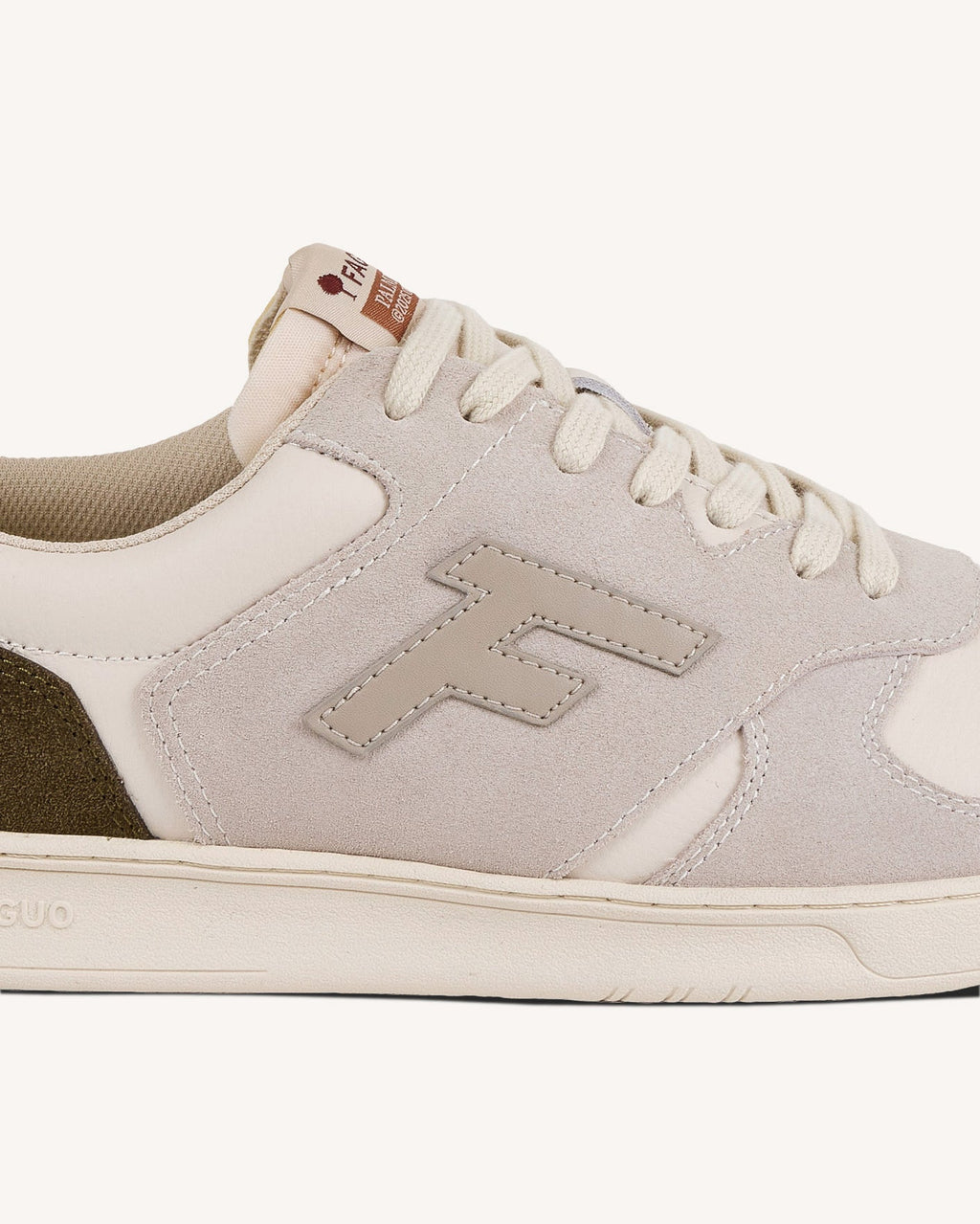 Sneakers aus Leder und Veloursleder Cremeweiß und Rostbraun