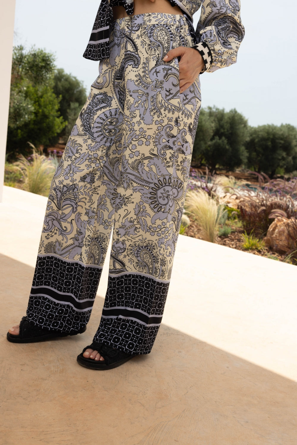 Pantalones Tracy con estampado de cachemira de The With Friend