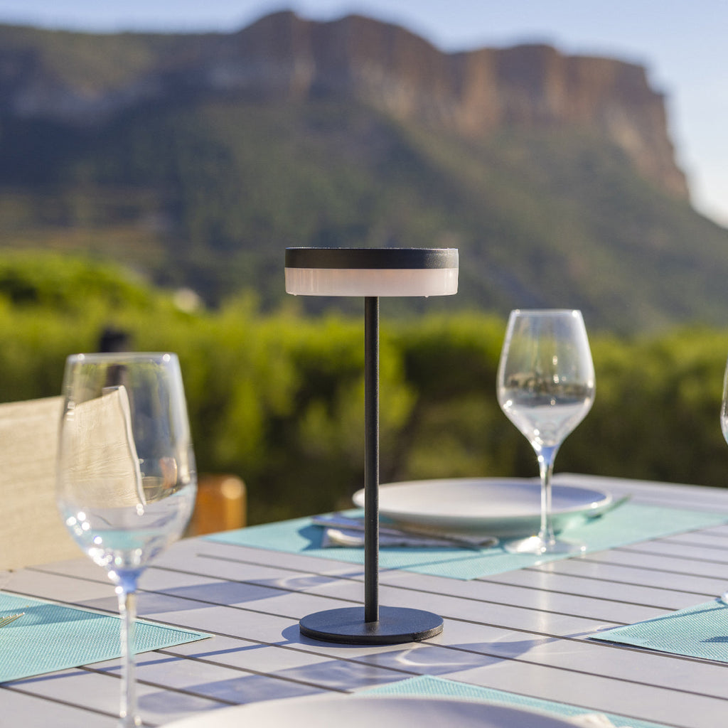 Vivia - Solar Table Lamp - Aluminum - Black
