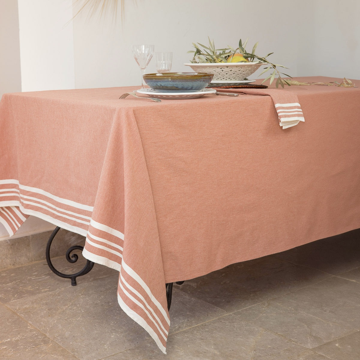 Mahdia - Nappe + 8 Serviettes - Rose Argile