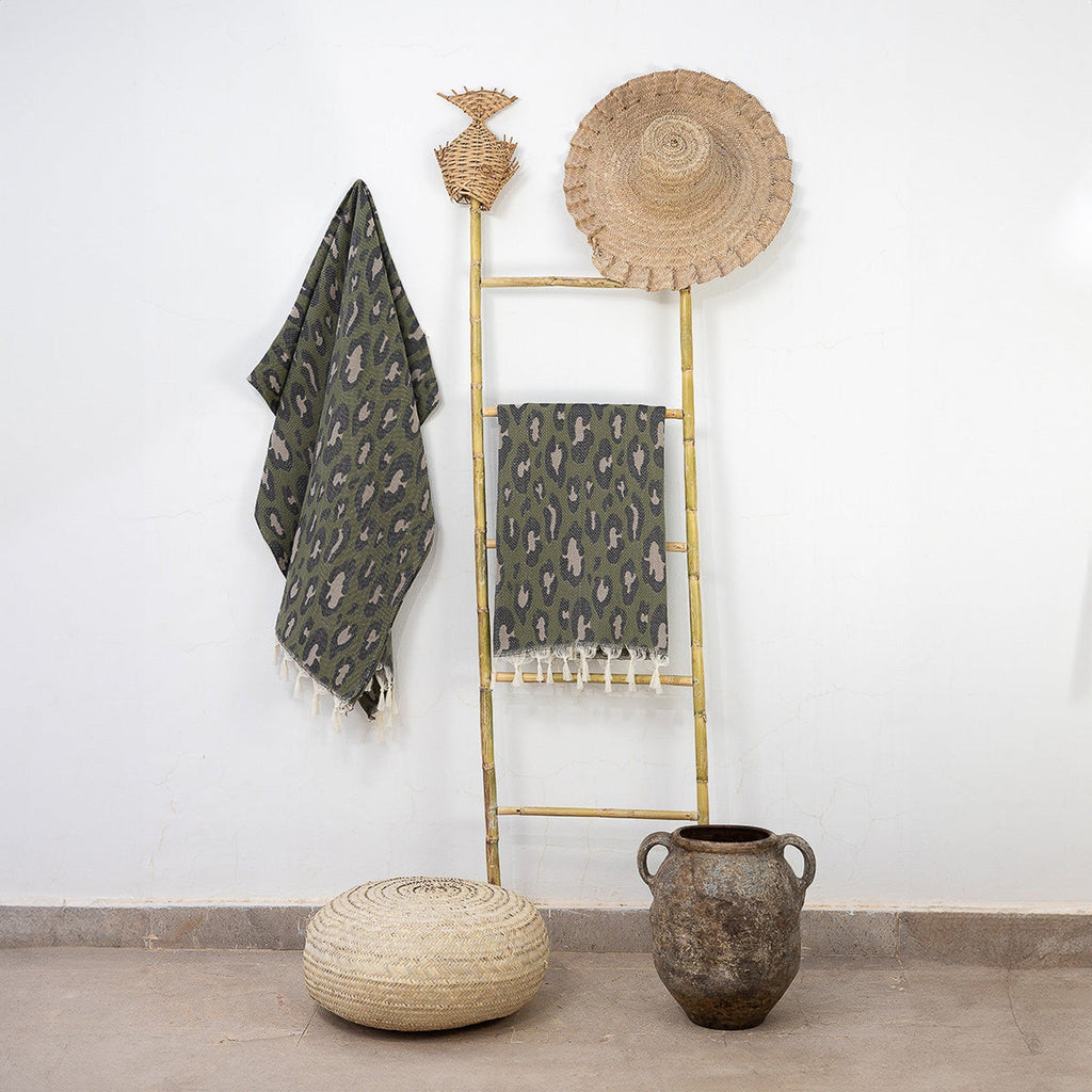 Leopard - Jacquard Fouta - Khaki Green