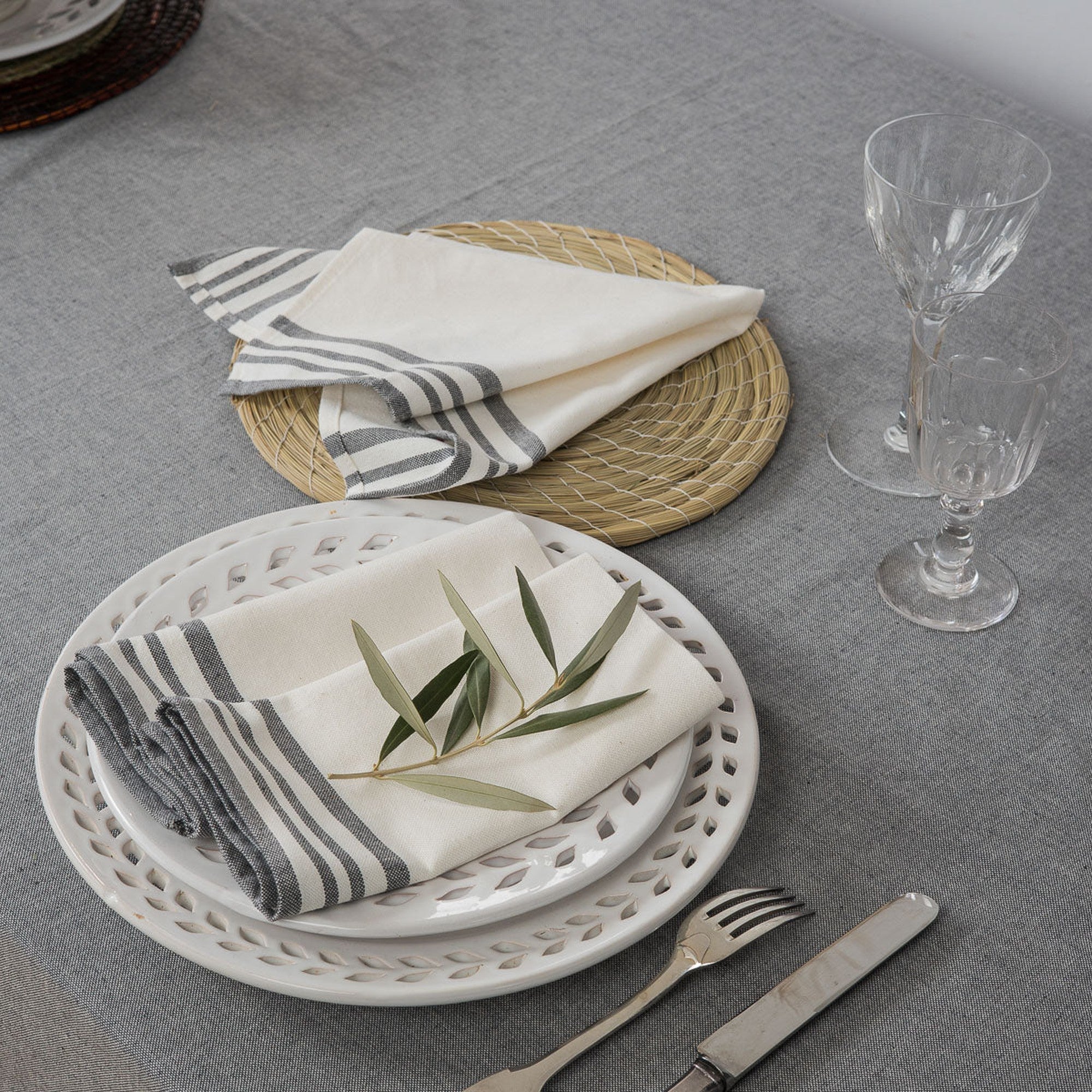 Mahdia - Tablecloth - Medium Gray
