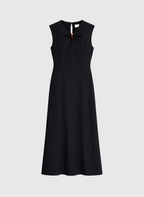 An'ge – Robe Midi Maezra Noir, robe noire sans manches avec un détail de nœud et bouton rouge