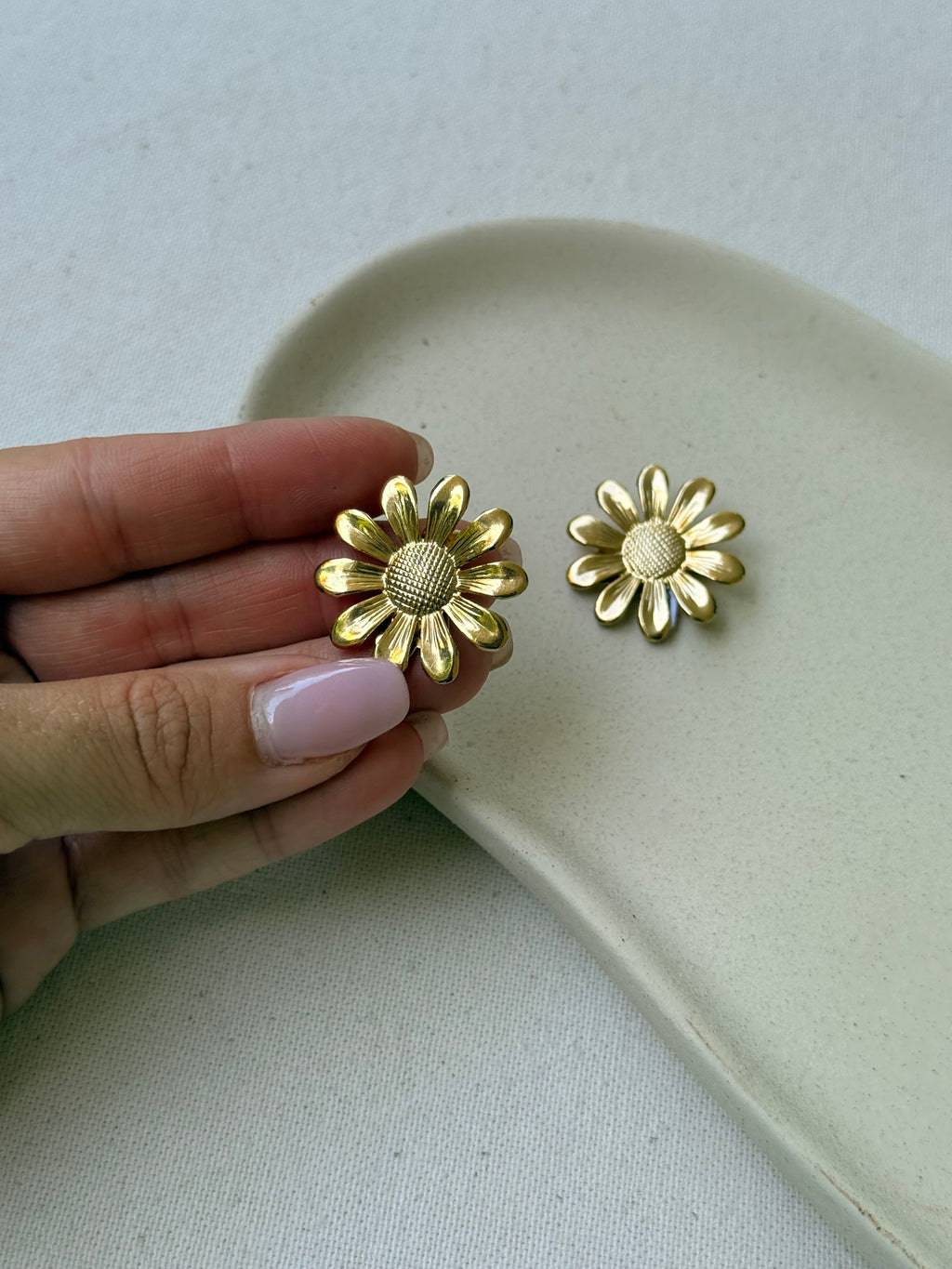 Boucles D’Oreilles Vintage - Fleur Dorée