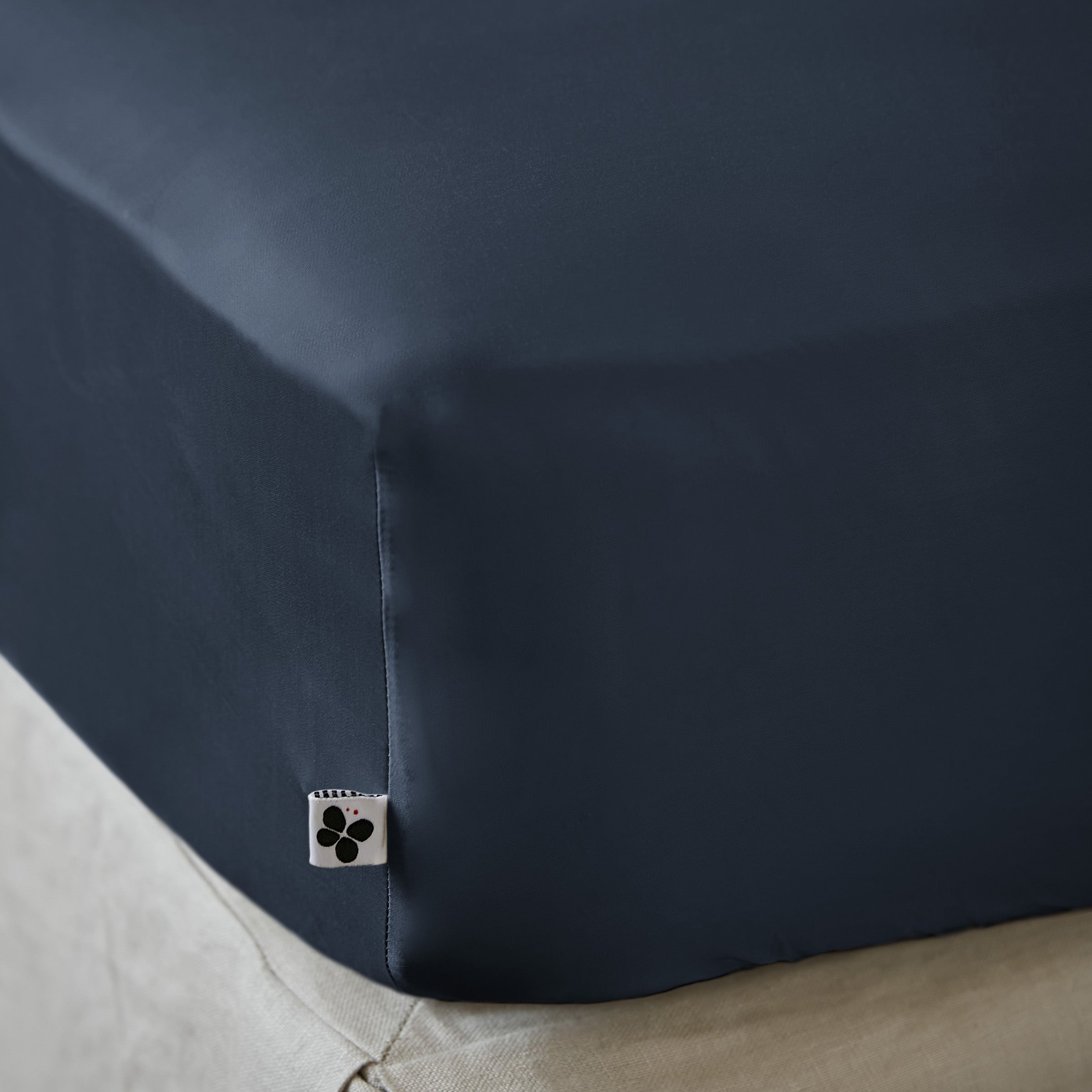 Fitted Sheet - Bamboo Viscose - Salomé - Midnight