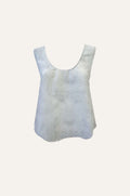 Michonet – Top Silk Ice, top smanicato grigio chiaro in lino, vista frontale, su sfondo bianco