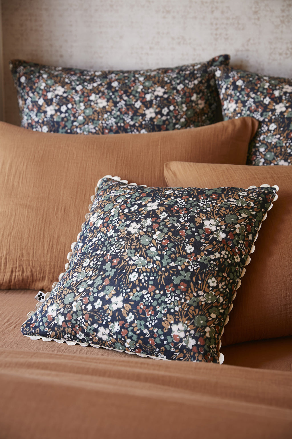 Removable Cover Printed Cotton Gauze Cushion - Capucine - Midnight
