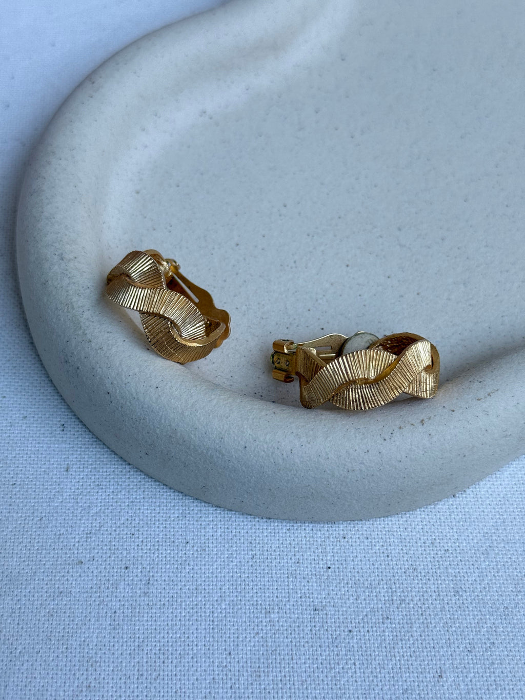 Pendientes Guy Laroche Vintage - Aros Dorados Trenzados