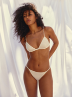 Triangle Basic White