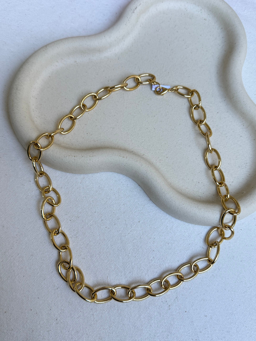 Vintage Gold-Tone Necklace - Gold-Tone Oval Chain