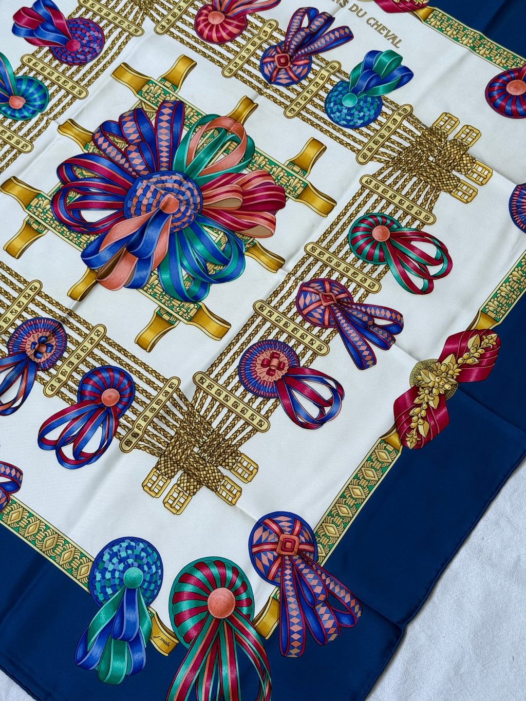 Foulard Hermès – Modèle Les Rubans Du Cheval