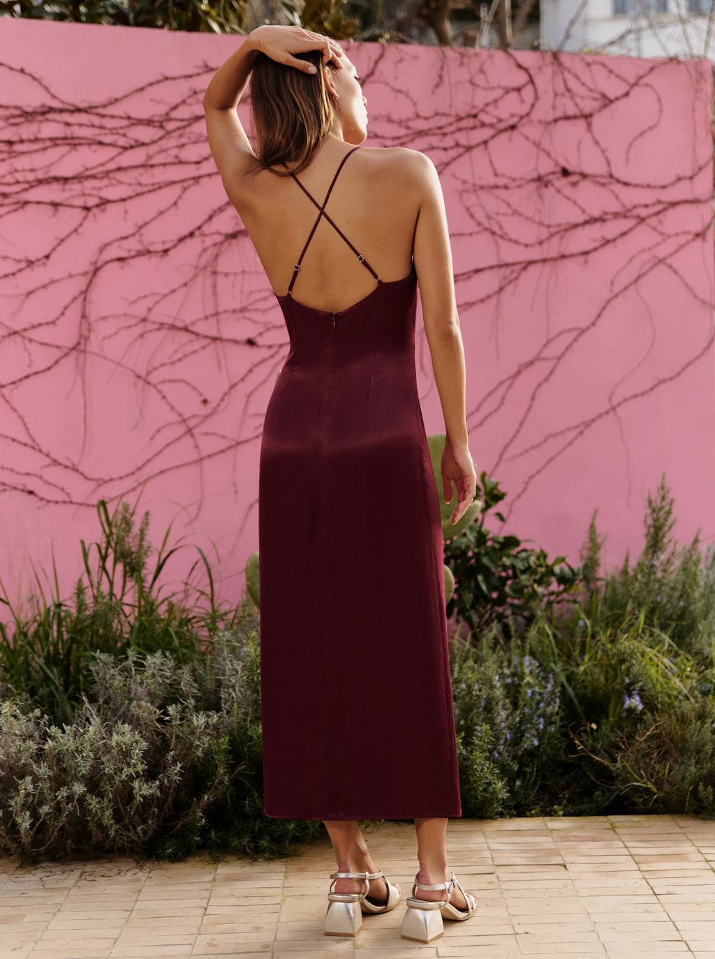 Vestido vino sedoso