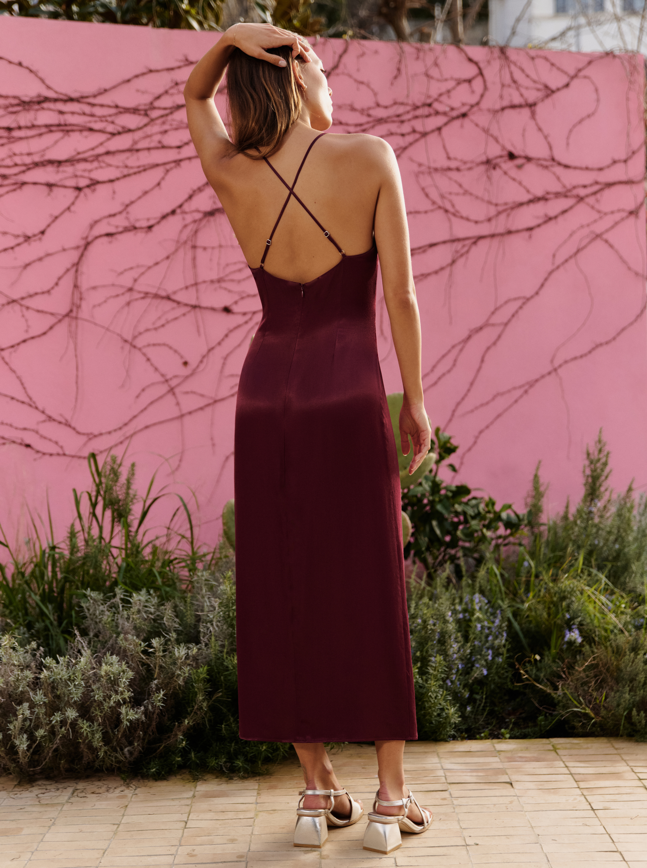 Vestido vino sedoso