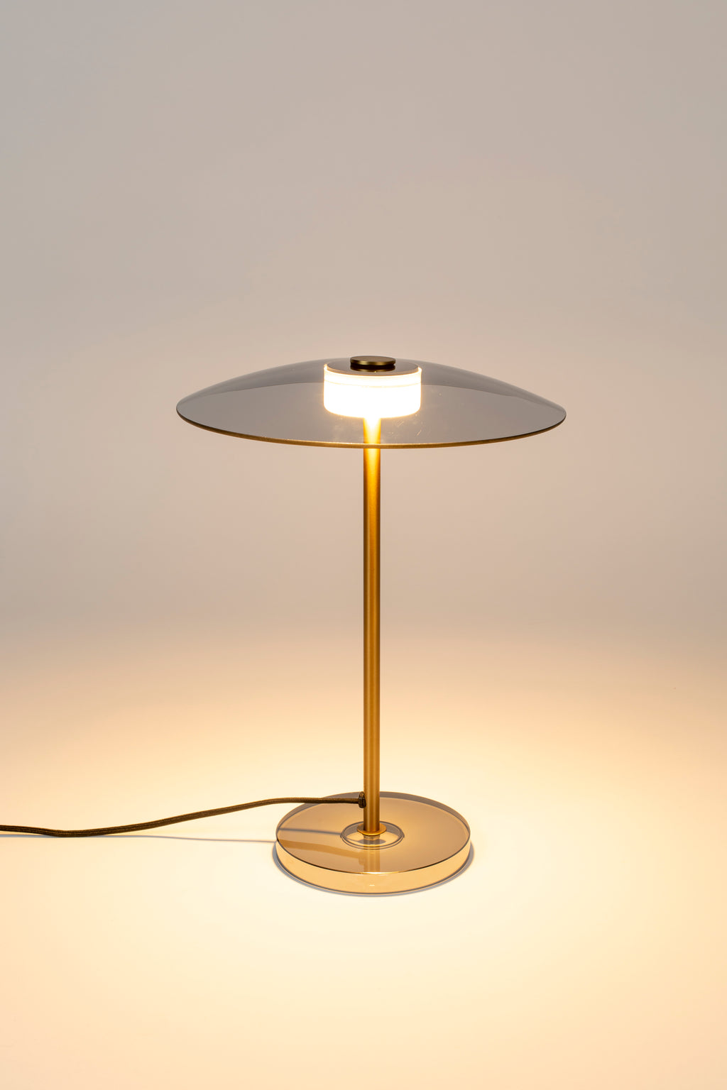 Float - Lámpara de Mesa - Vidrio - Dorado