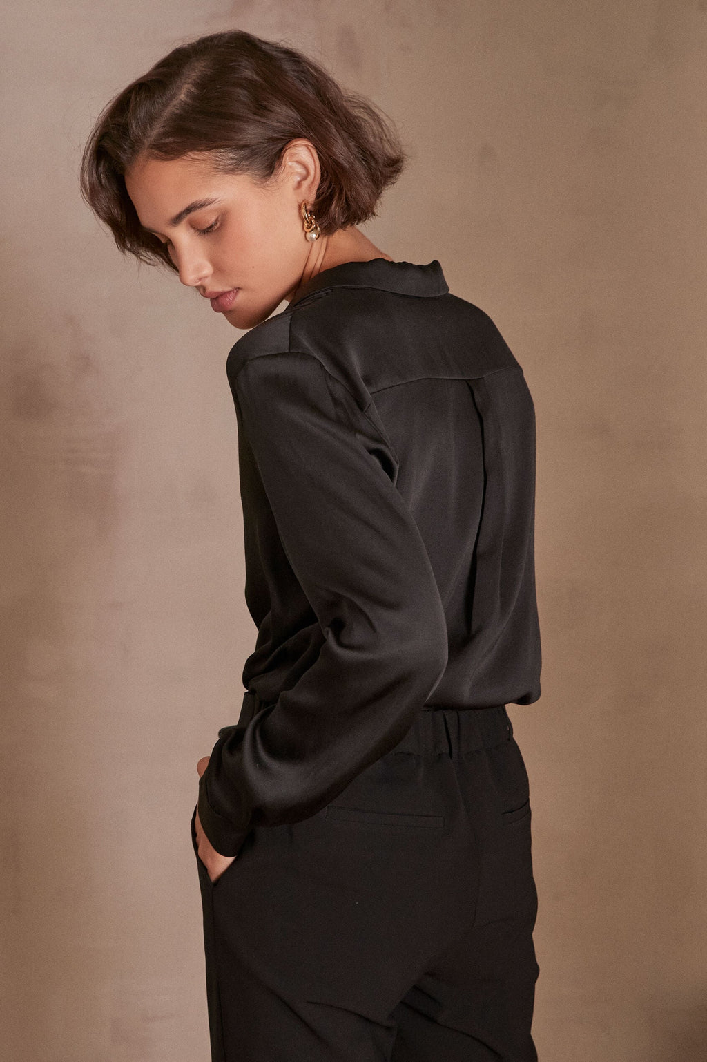Blusa Carla Satén - Negro