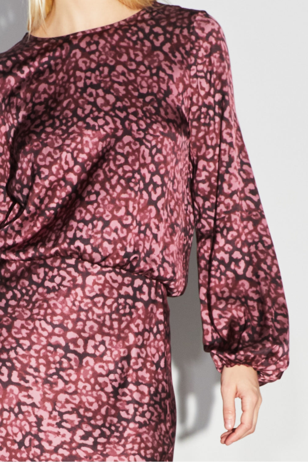The Daisy Reversible Wrap-around Blouse Néoléo Bordeaux