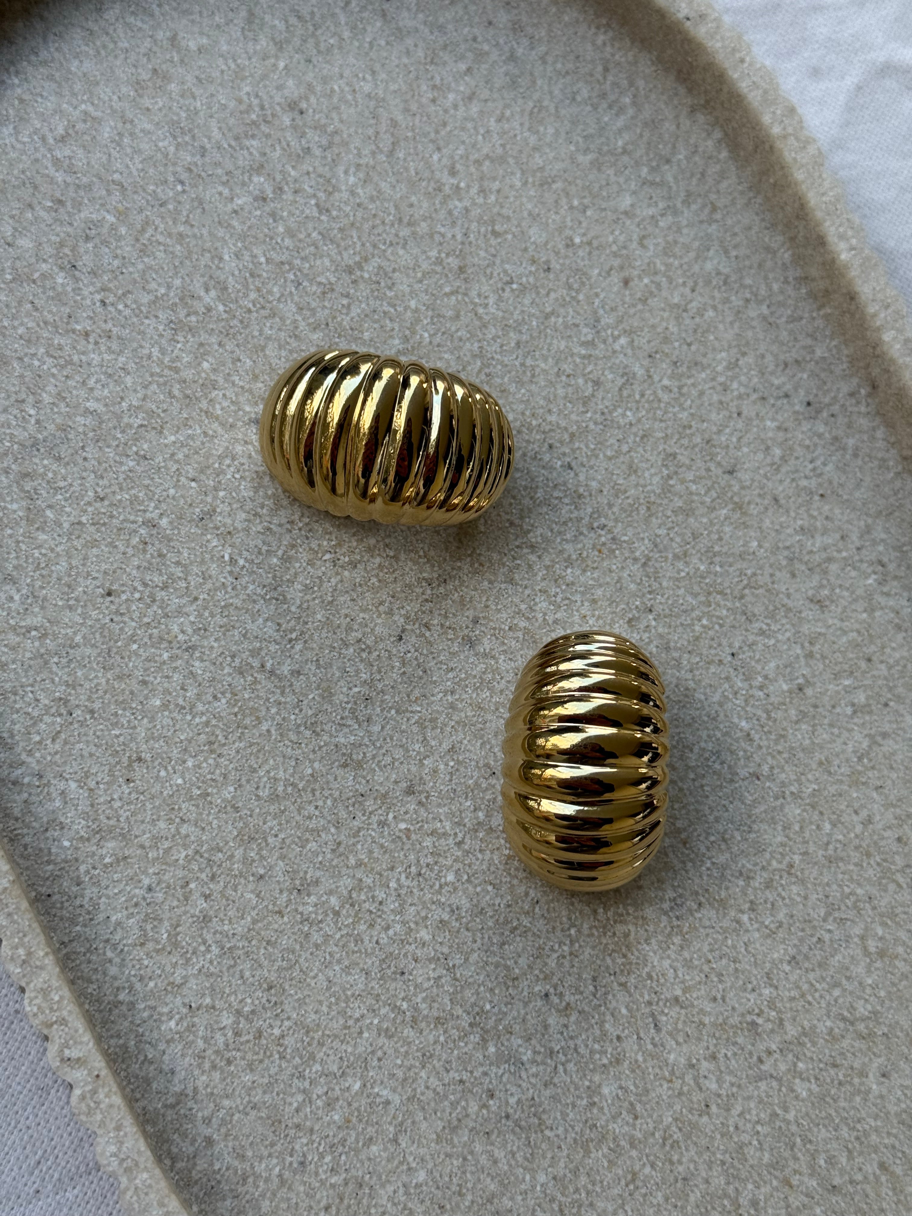 Vintage Earrings - Gold Ribbed Hoops