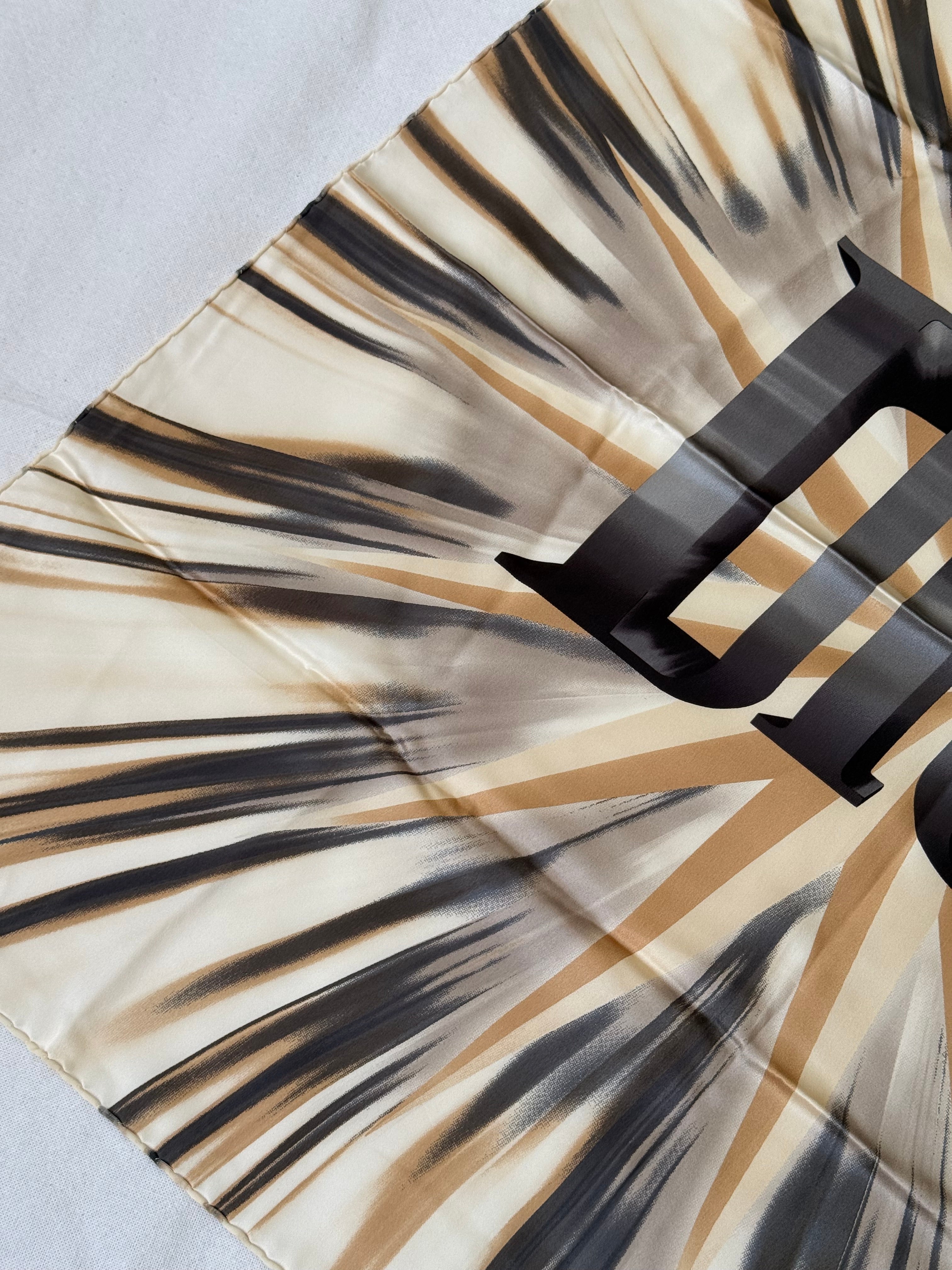 Foulard Christian Dior Vintage – Inscription Dior