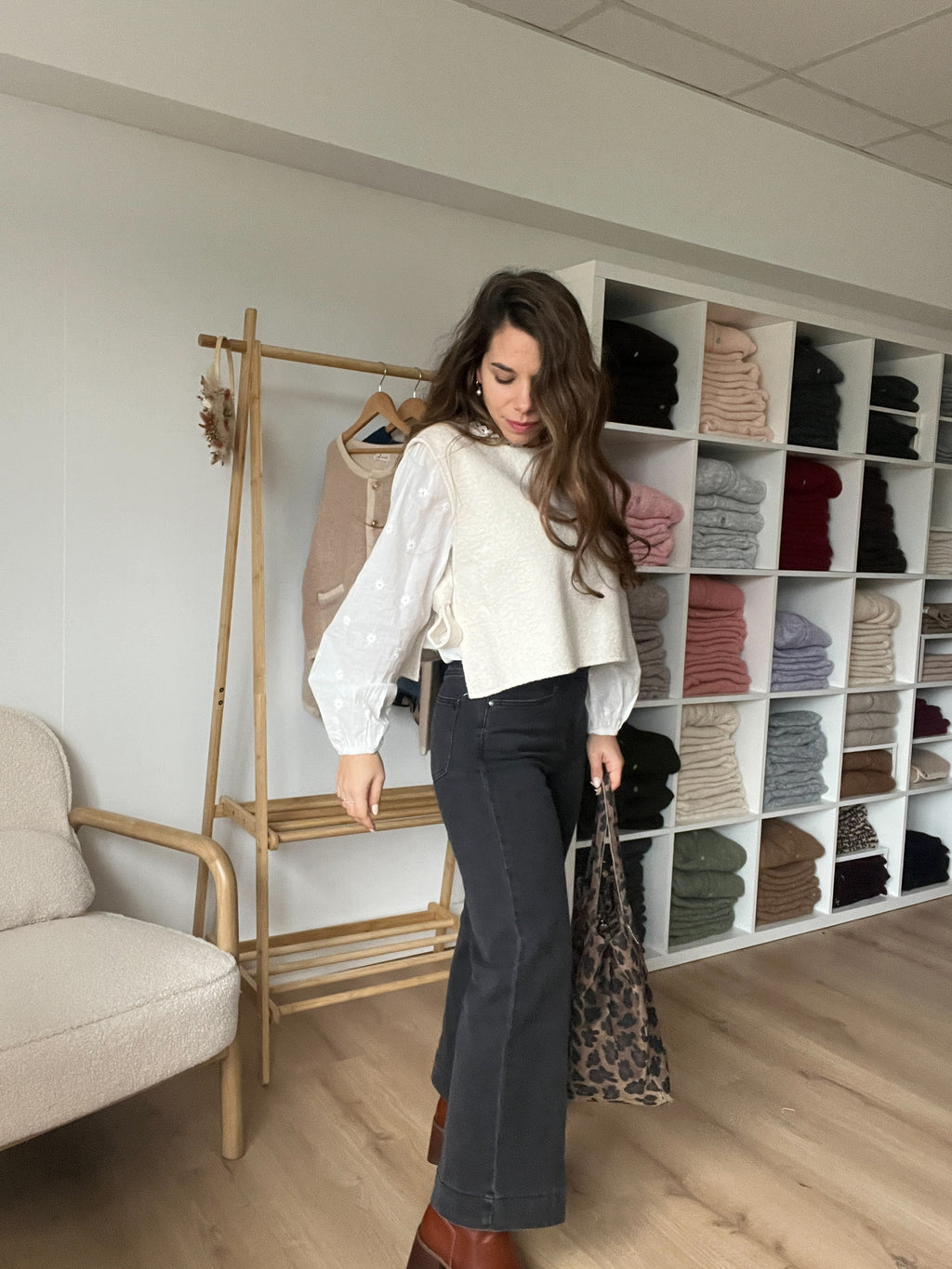 Pull sans manche avec nœuds Jeanne écru